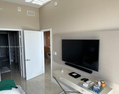 16385 Biscayne Blvd - Photo Thumbnail 36