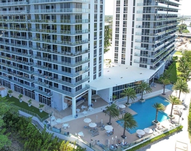 16385 Biscayne Blvd - Photo Thumbnail 0