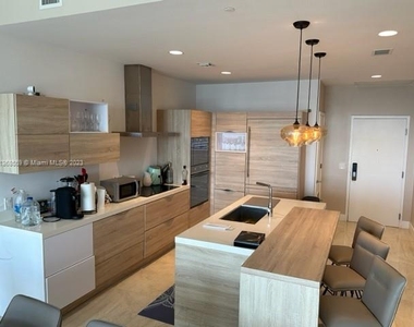 16385 Biscayne Blvd - Photo Thumbnail 18