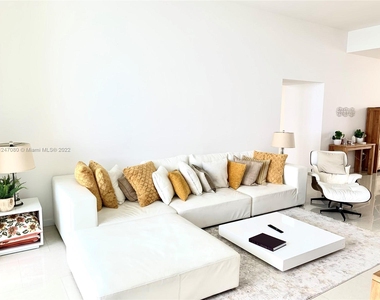 16001 Collins Ave - Photo Thumbnail 11