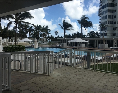 10275 Collins Ave - Photo Thumbnail 22