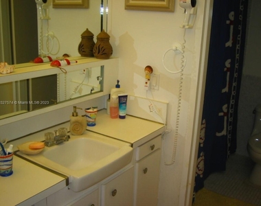 3505 S Ocean Dr - Photo Thumbnail 7