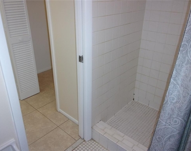 162 Lakeview Way - Photo Thumbnail 12