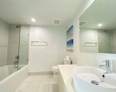 2602 E Hallandale Beach Blvd - Photo Thumbnail 39