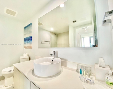 2602 E Hallandale Beach Blvd - Photo Thumbnail 33