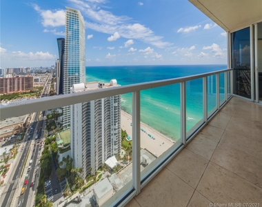 16699 Collins Ave - Photo Thumbnail 22