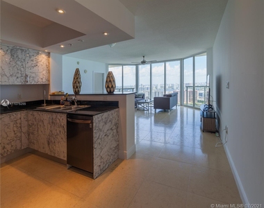 16699 Collins Ave - Photo Thumbnail 19