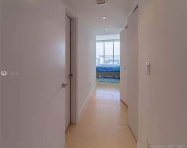 16699 Collins Ave - Photo Thumbnail 17