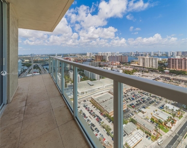 16699 Collins Ave - Photo Thumbnail 21