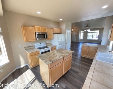 6720 Wild Indigo Dr - Photo Thumbnail 11