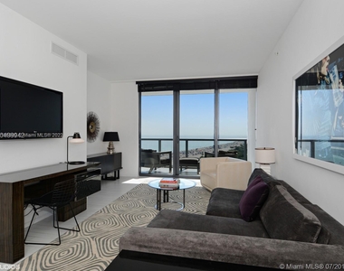 2201 Collins Avenue - Photo Thumbnail 4