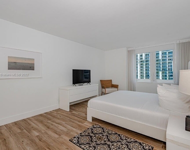 2301 Collins Ave - Photo Thumbnail 20