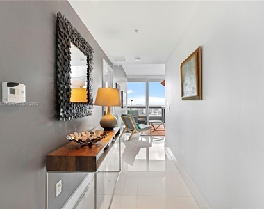 6899 Collins Ave - Photo Thumbnail 11