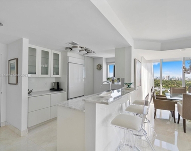 10275 Collins Ave - Photo Thumbnail 3