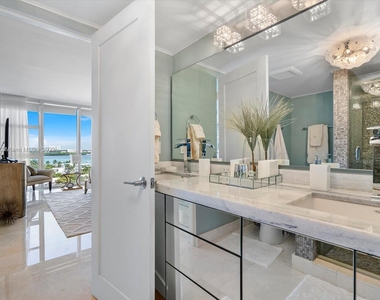 10275 Collins Ave - Photo Thumbnail 19