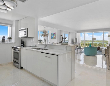 10275 Collins Ave - Photo Thumbnail 1