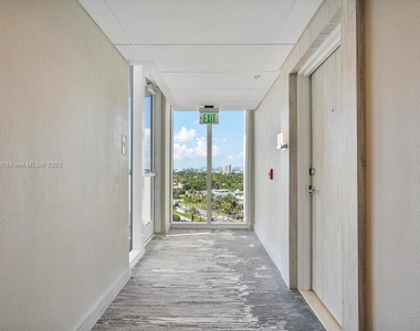 10275 Collins Ave - Photo Thumbnail 23