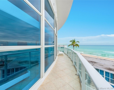 5445 Collins Ave - Photo Thumbnail 25