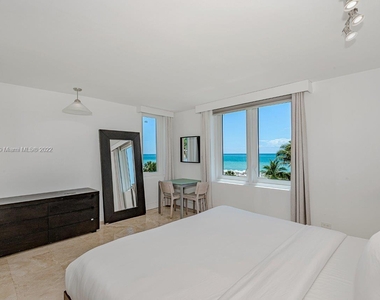 2301 Collins Ave - Photo Thumbnail 14