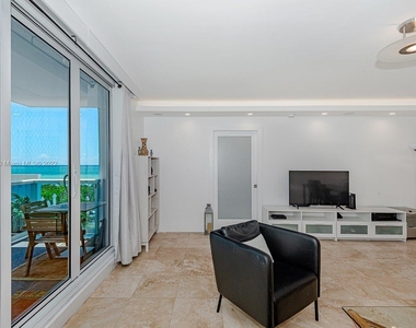 2301 Collins Ave - Photo Thumbnail 4