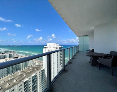 4111 S Ocean Dr - Photo Thumbnail 21