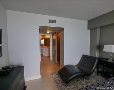 16699 Collins Ave - Photo Thumbnail 16