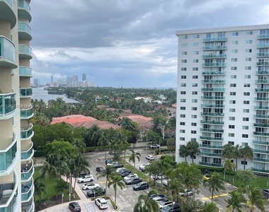 19390 Collins Ave - Photo Thumbnail 19