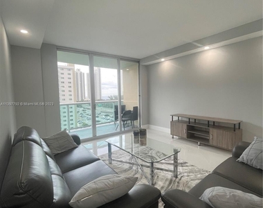 19390 Collins Ave - Photo Thumbnail 7