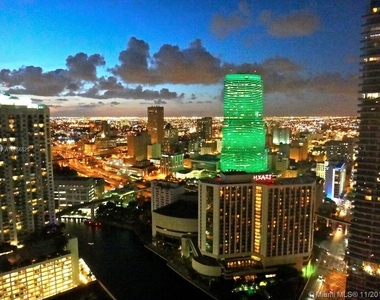 485 Brickell Ave - Photo Thumbnail 15