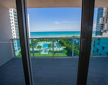 2301 Collins Ave - Photo Thumbnail 7