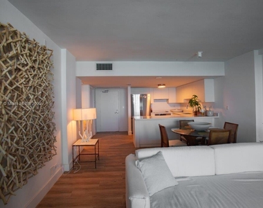 2301 Collins Ave - Photo Thumbnail 0