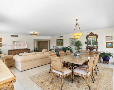 9559 Collins Ave - Photo Thumbnail 5