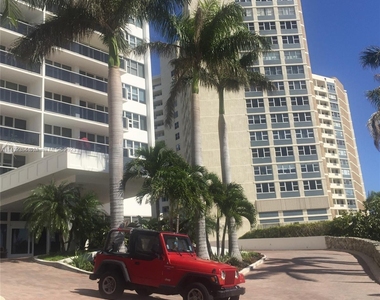 3140 S Ocean Dr - Photo Thumbnail 1