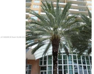 1155 Brickell Bay Dr - Photo Thumbnail 2