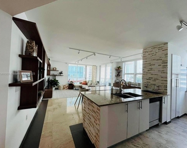 1155 Brickell Bay Dr - Photo Thumbnail 17