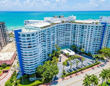 5161 Collins Ave - Photo Thumbnail 4