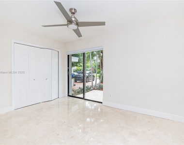 310 Harbor Ct - Photo Thumbnail 14