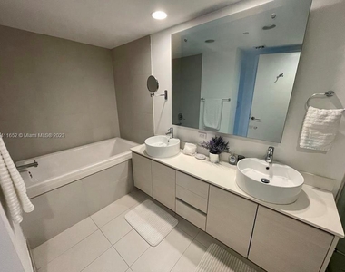 2600 Hallandale Beach Blvd - Photo Thumbnail 7