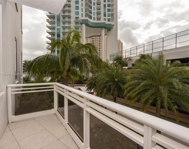 901 Brickell Key Blvd - Photo Thumbnail 24