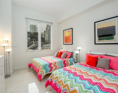 901 Brickell Key Blvd - Photo Thumbnail 18