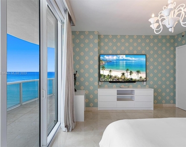 15901 Collins Ave - Photo Thumbnail 24