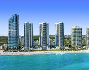 15901 Collins Ave - Photo Thumbnail 4