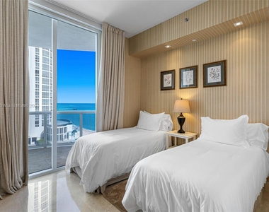 15901 Collins Ave - Photo Thumbnail 28