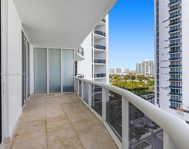 15901 Collins Ave - Photo Thumbnail 27