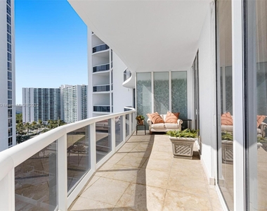 15901 Collins Ave - Photo Thumbnail 35