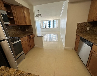 3505 S Ocean Dr - Photo Thumbnail 5