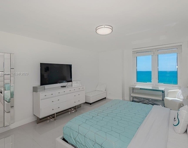 2301 Collins Ave - Photo Thumbnail 15