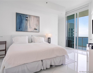 15811 Collins Ave - Photo Thumbnail 11