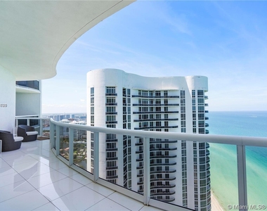 15811 Collins Ave - Photo Thumbnail 1