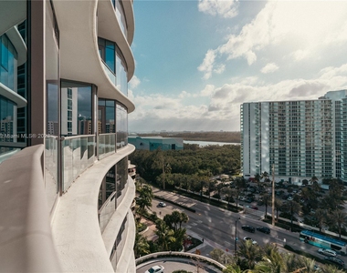 15701 Collins Ave - Photo Thumbnail 27